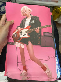 PTCA15 | Blackpink Rose APT Poster 1=0.75$