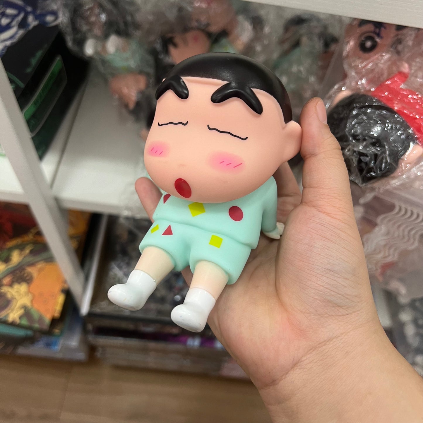 FIG06 | Shinchan Phone Stand (random color)