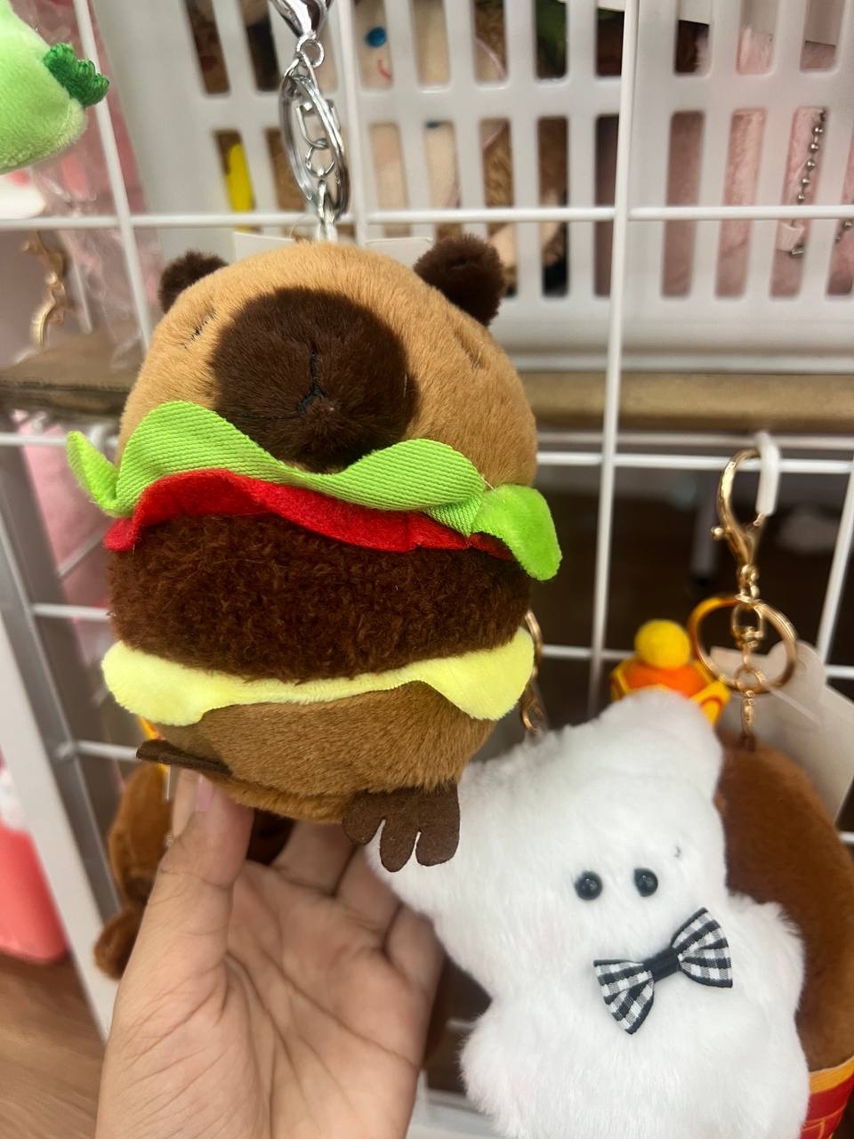 KC89 | capybara hamburger Keychain