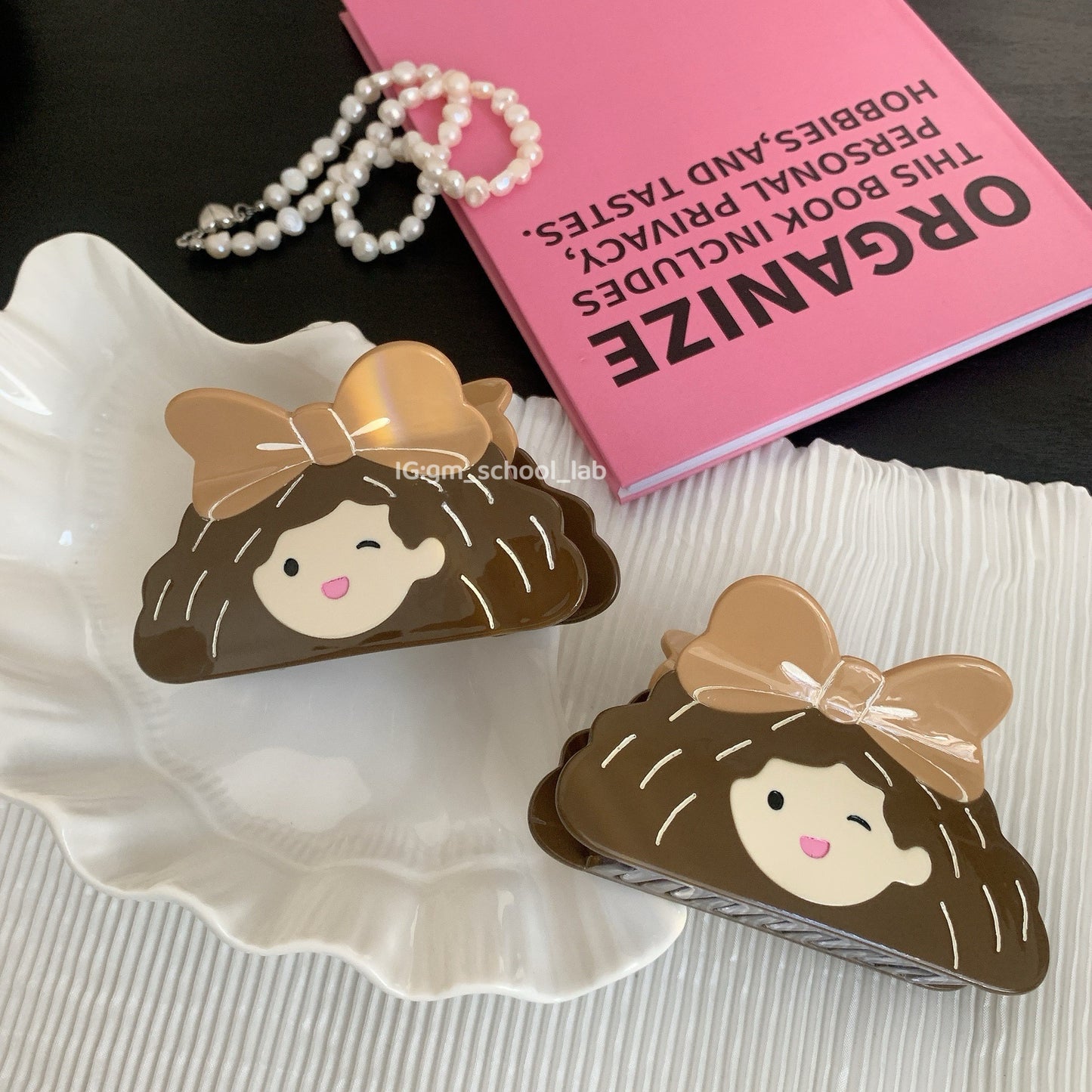 HSC61 | Brown Girl Hair Clip