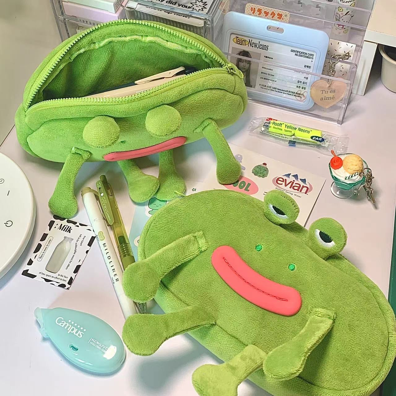 PECS44 | Pencil case frog  2.5$